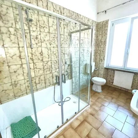 Apartment Dalla Nonna Marina Di Carrara